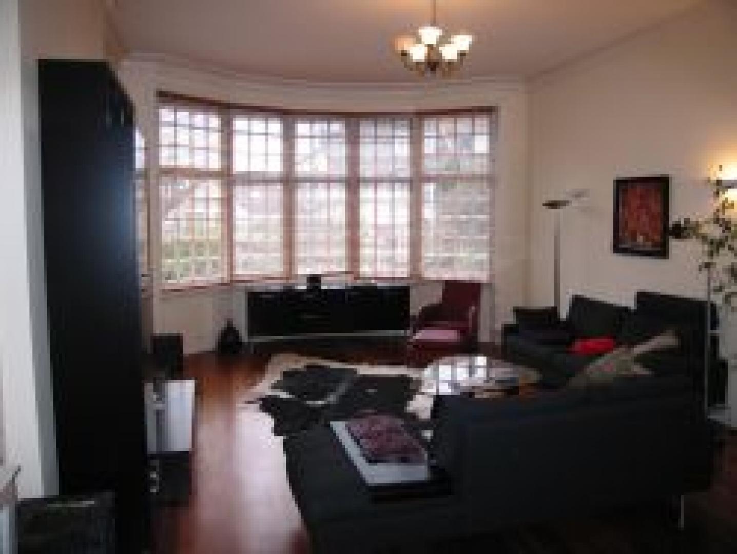 			3 Bedroom, 1 bath, 1 reception Flat			 Bracknell Gardens, HAMPSTEAD NW3
